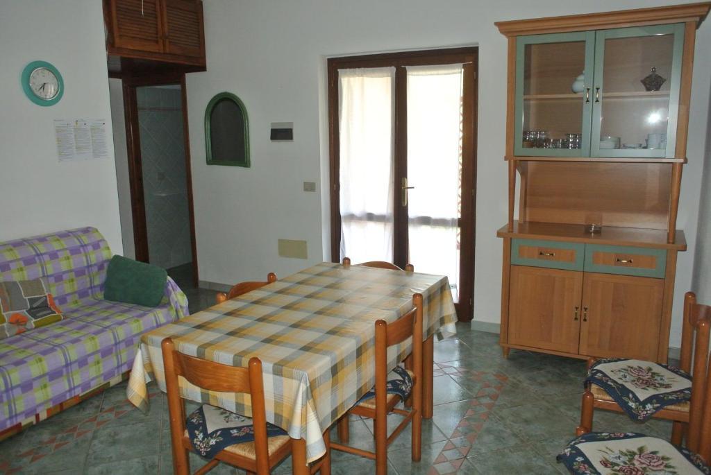 Case Vacanza Fenicotteri San Teodoro  Extérieur photo